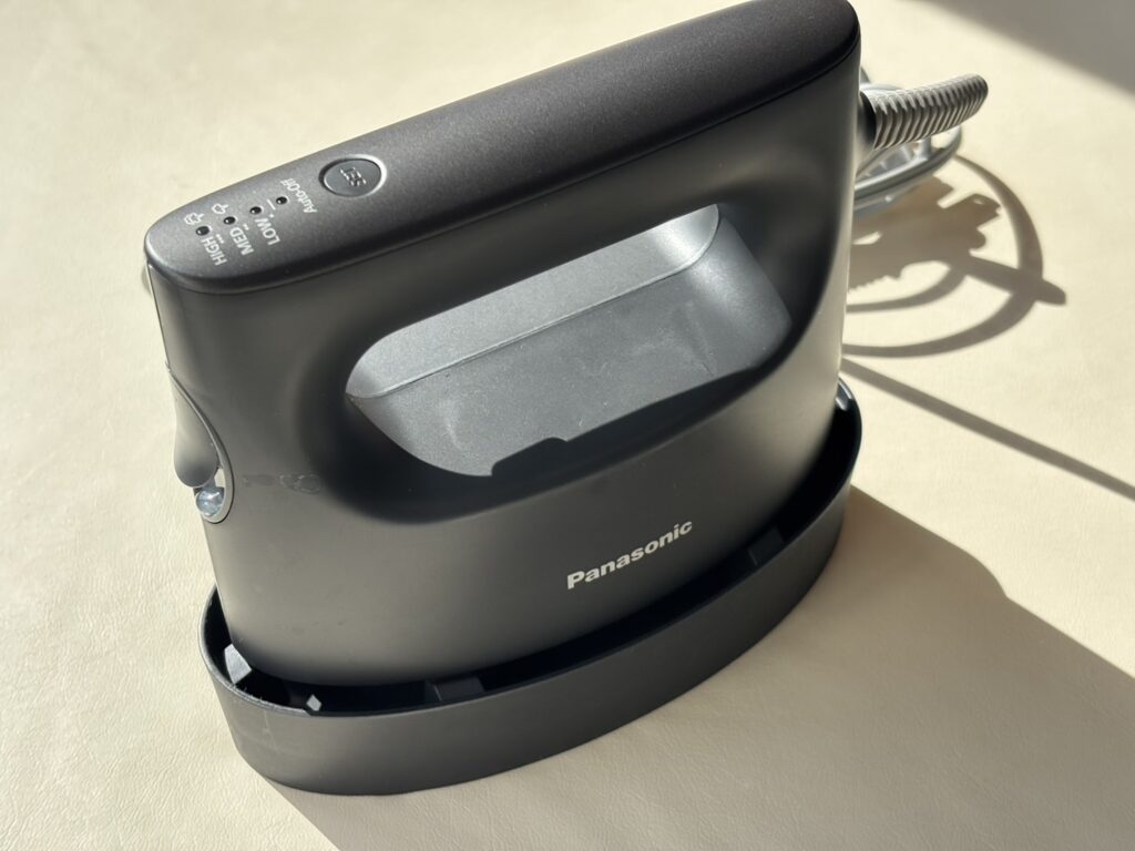 実際に使っているPanasonicの衣類スチーマー
