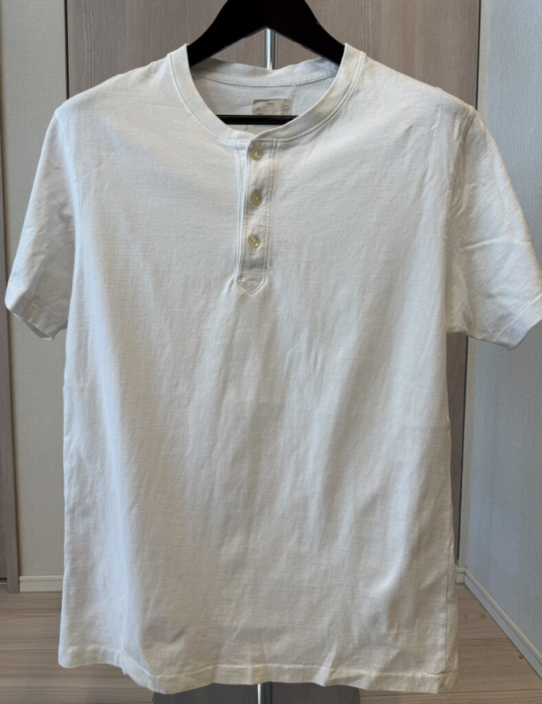 衣類スチーマーをかけるた後のTシャツ